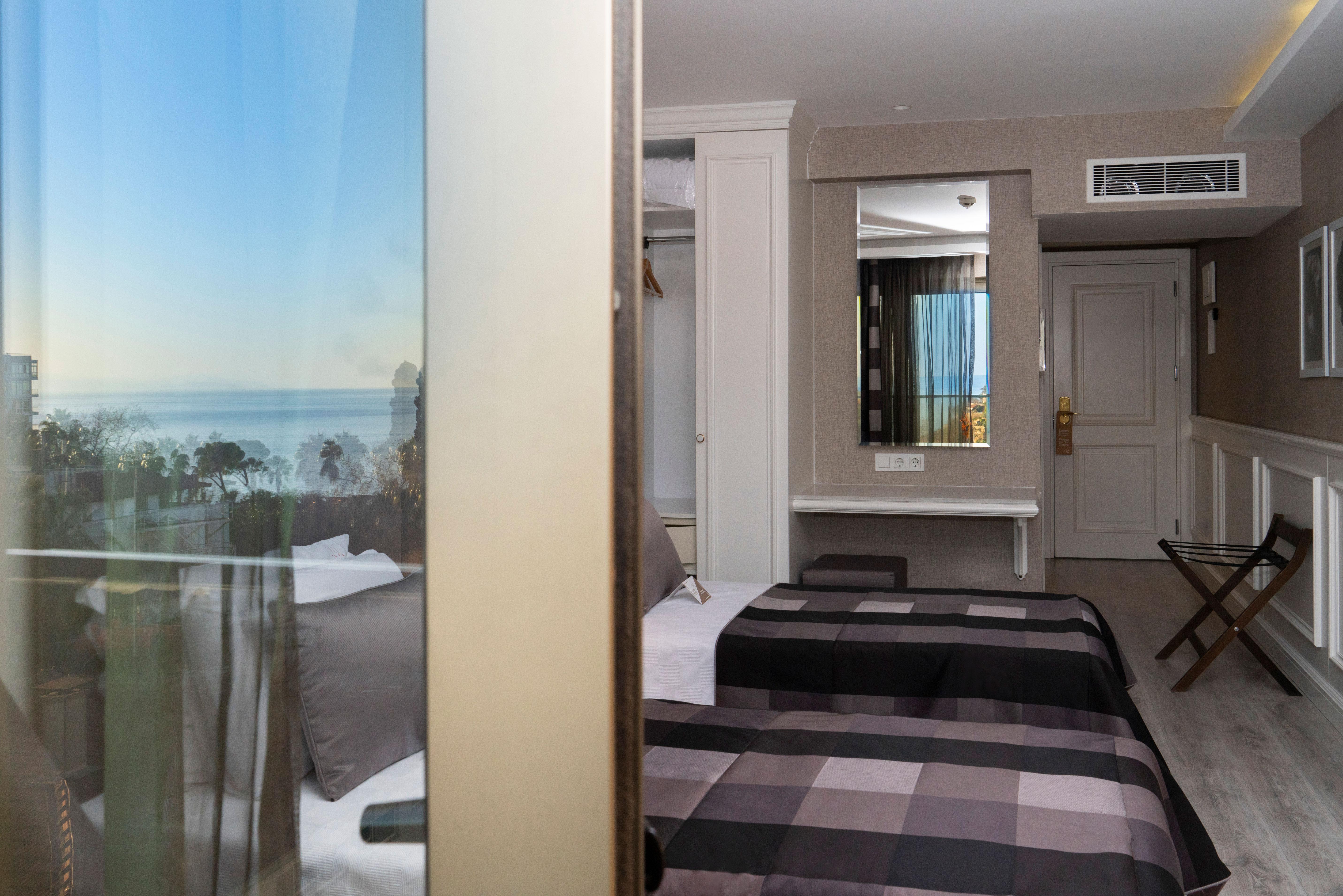 Sky Kamer Hotel Анталия Екстериор снимка